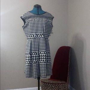 Tiana B houndstooth pleated dress short size 16p